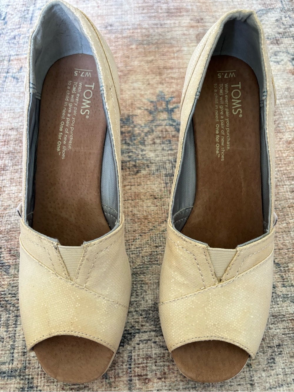 TOMS Women's Cream Glitter Peep-Toe Wedge Shoes - Picture 7 of 16